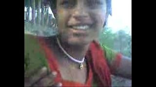Bangladeshi Village Girl showing boobs boyfriend outdoor – Wowmoyback